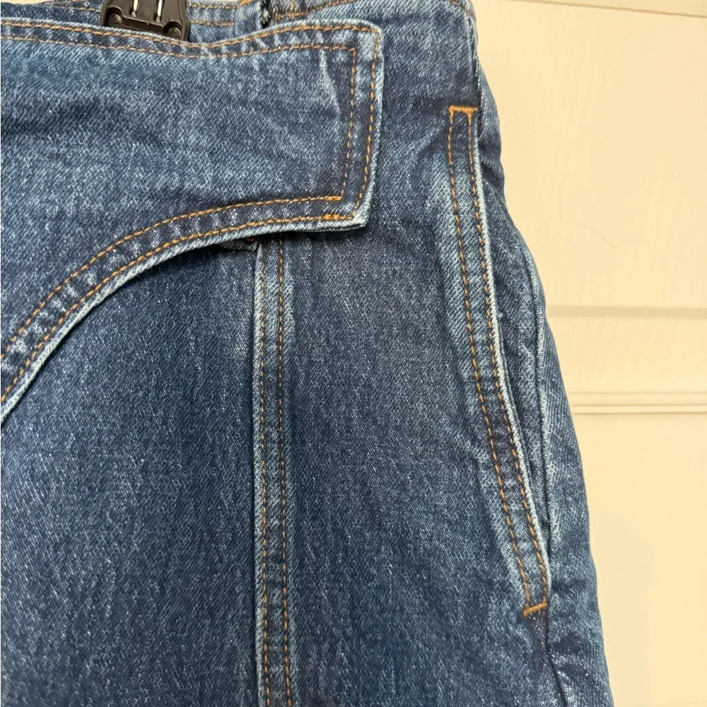 Stylish Blue Denim Mini Skirt - Picture 2 of 5